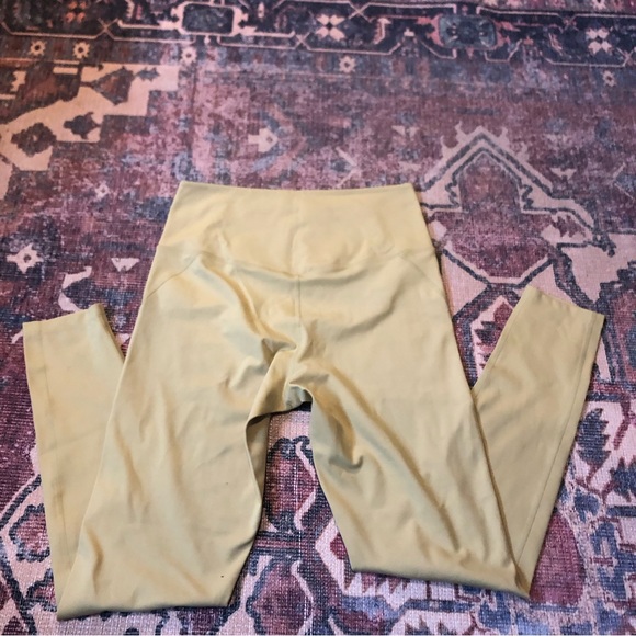 Girlfriend Collective Compressive High-rise Legging in color Pear Size L - Picture 2 of 5